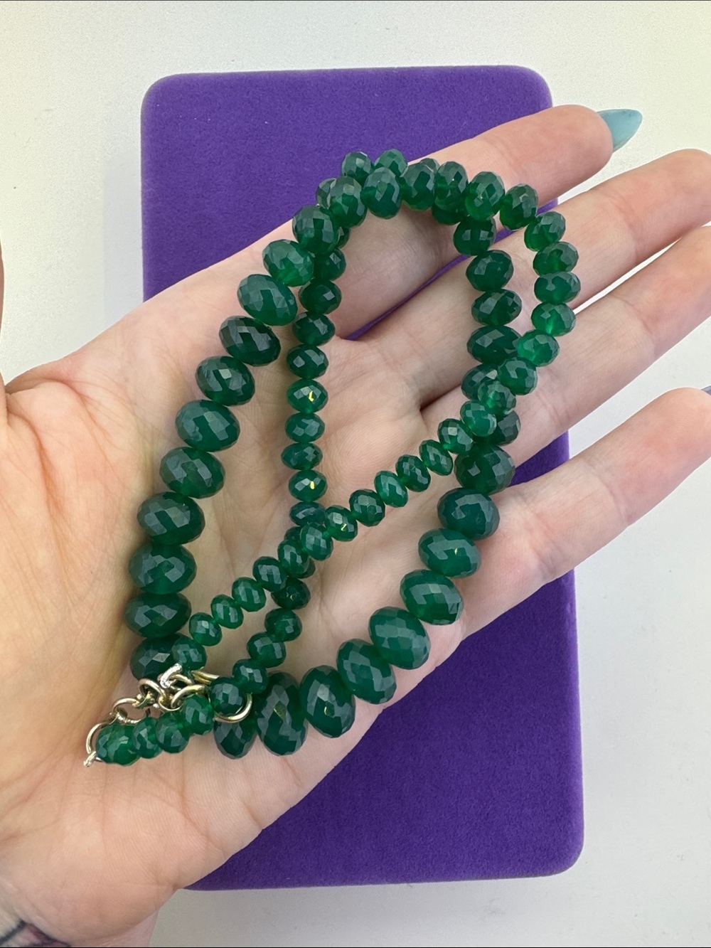 💛 Classic Silver Green Faceted Onyx Bead Necklace - Picture 3 of 5